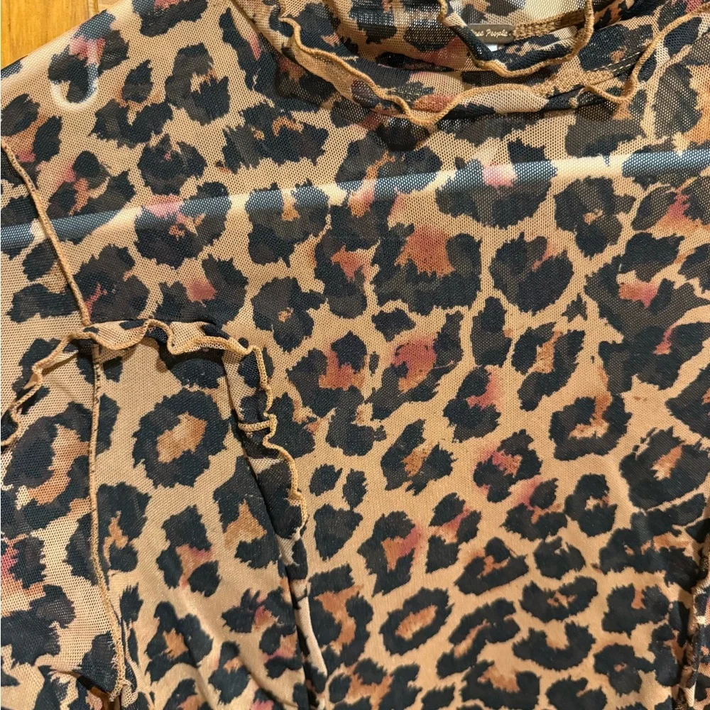 Free People Leopard Print Long Sleeve mock neck mesh top‎